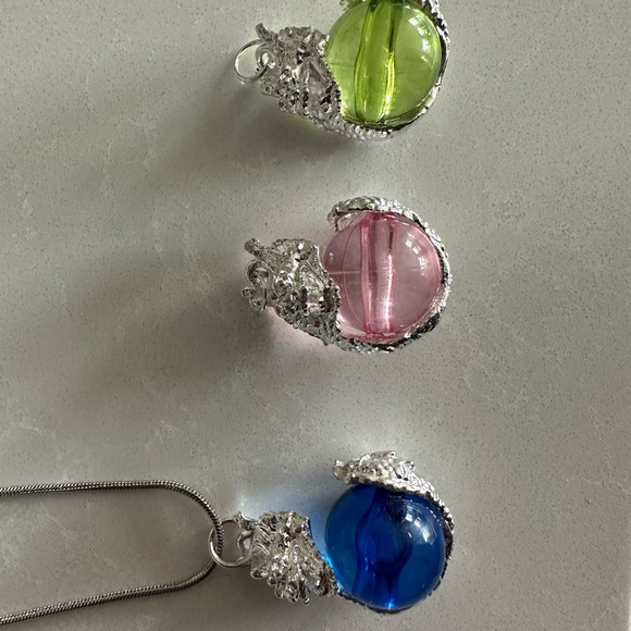 marble dragon pendent. - Picture 2 of 6